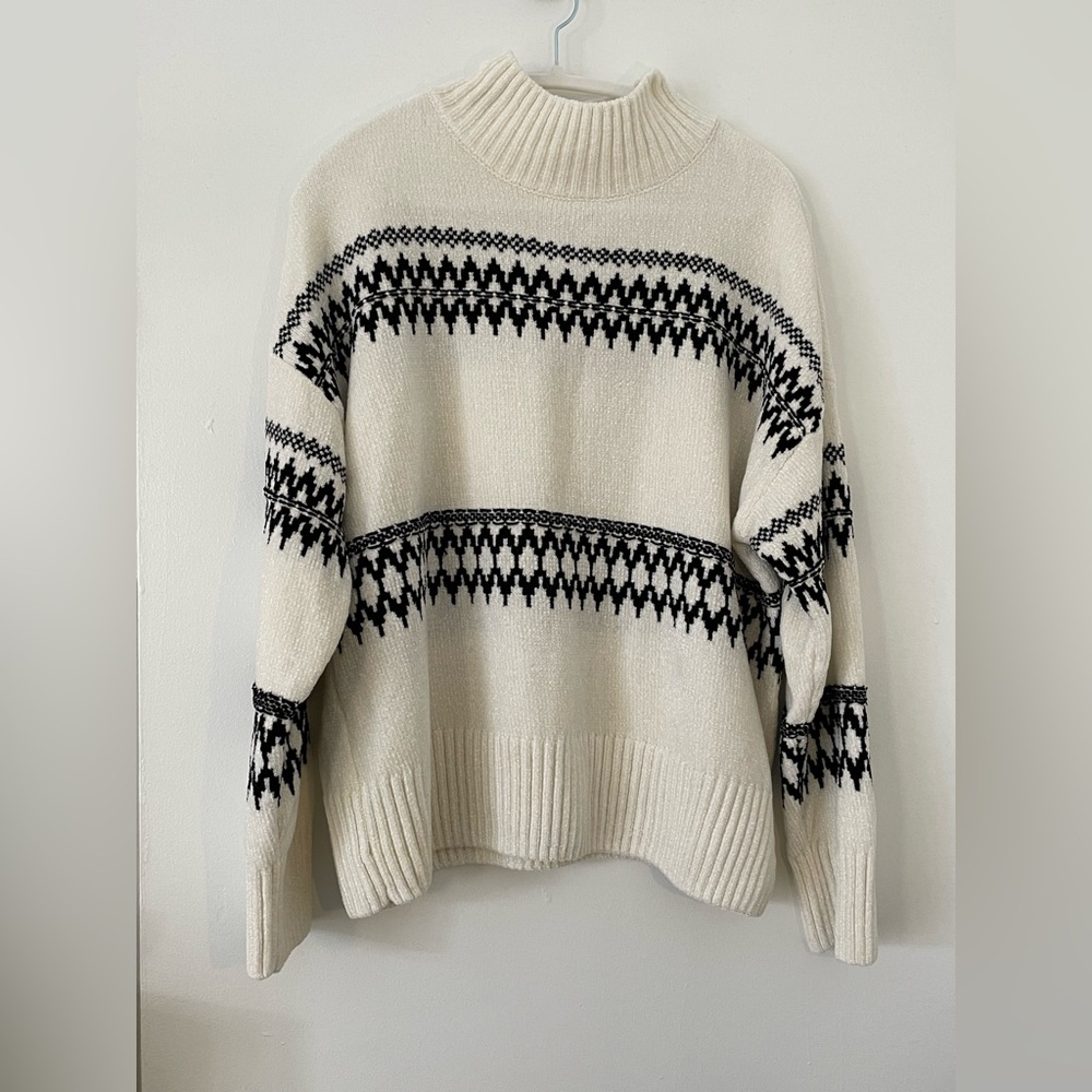 Christian Siriano Cream and Black Patterned Turtleneck Sweater
